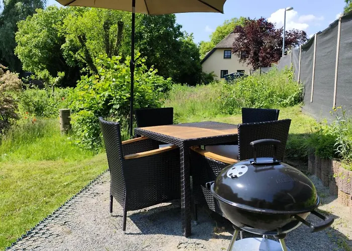 Kleine Klecks Am Jasmunder Bodden Daire Bergen Auf Rugen